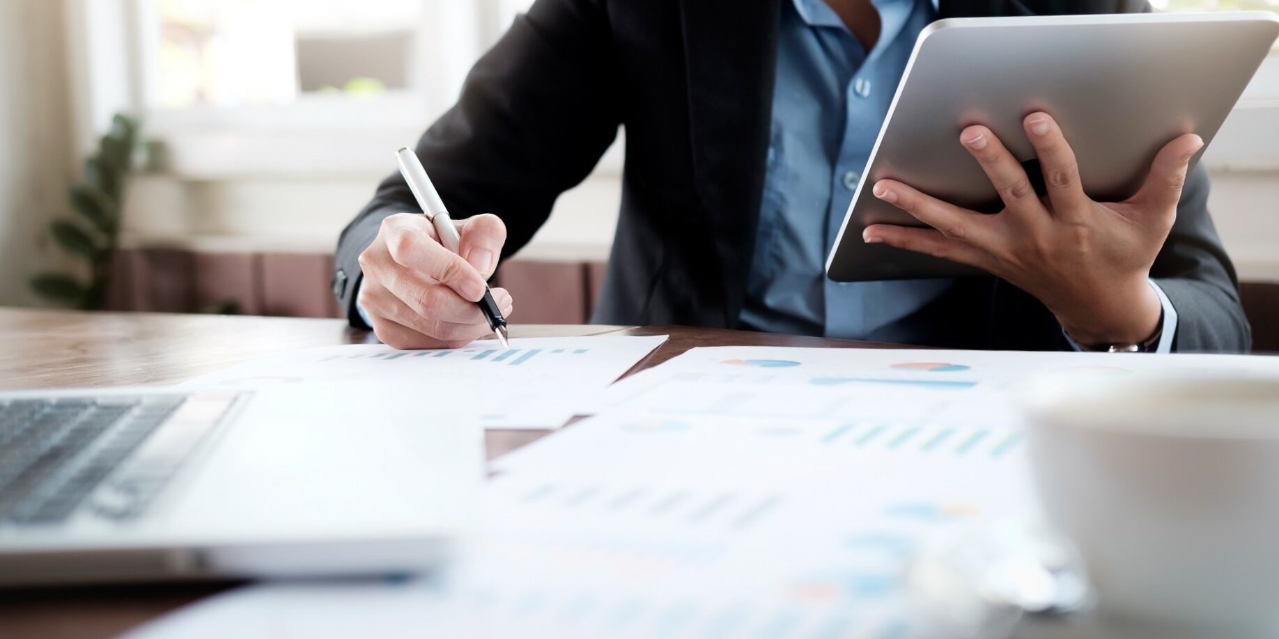 gestoría en Catarroja - tablet