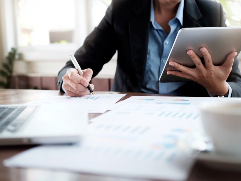 gestoría en Catarroja - tablet