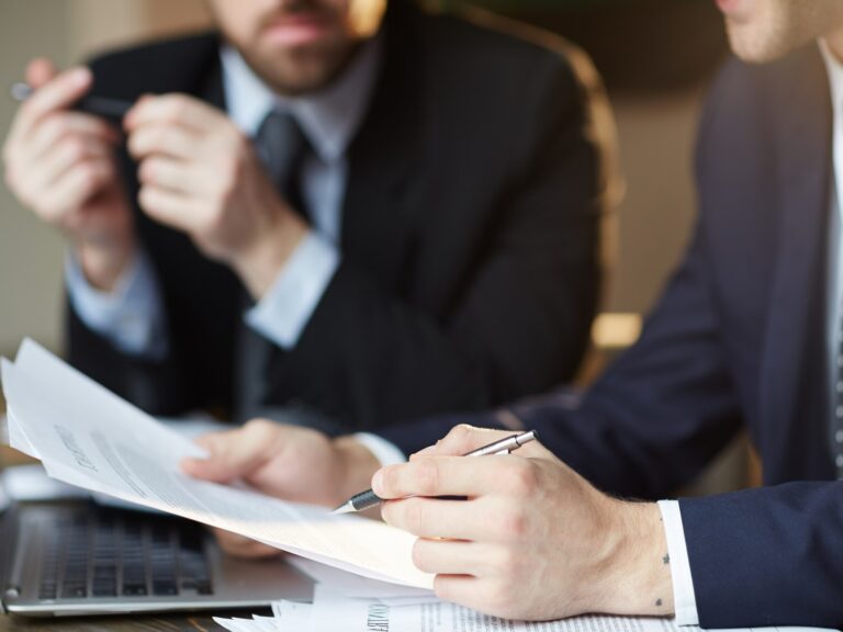 gestoría en Catarroja - hombres