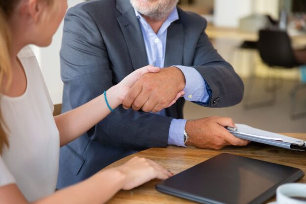 asesoria laboral en catarroja - cliente joven