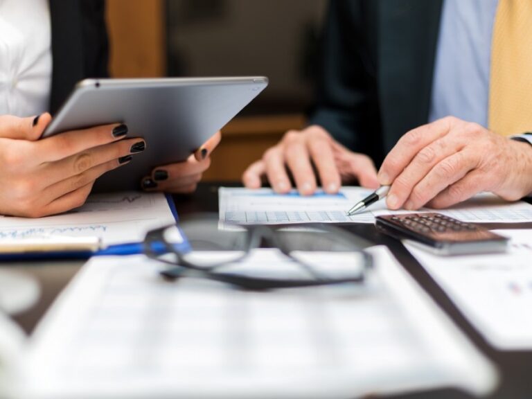 asesoría para SL en Catarroja - gafas