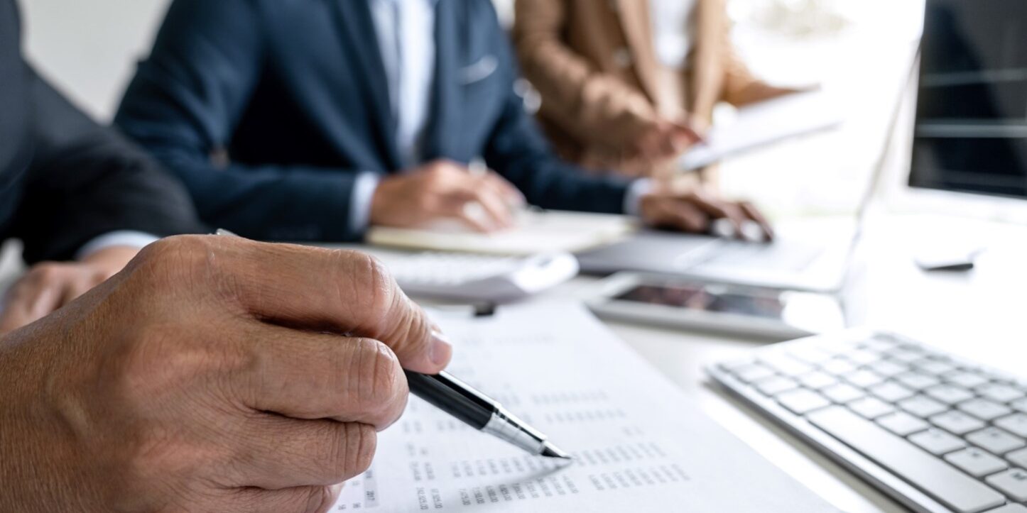 asesoría para empresas en Benetúser - reunión