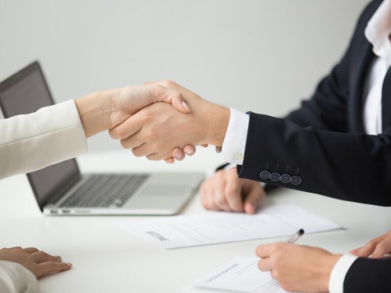 Gestoría laboral en Alfafar - Apretón