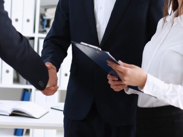 Asesoría laboral en Catarroja - Traje