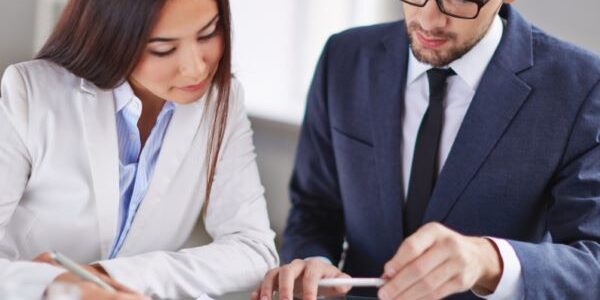 Asesoría para empresas en Benetúser - Traje