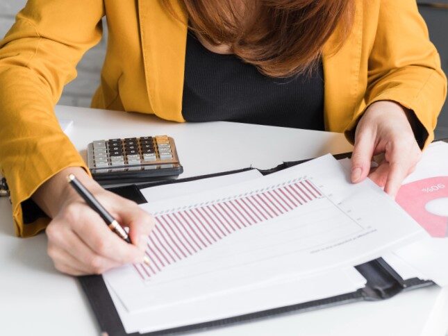 Gestoría para declaraciones trimestrales en Alfafar - Amarillo